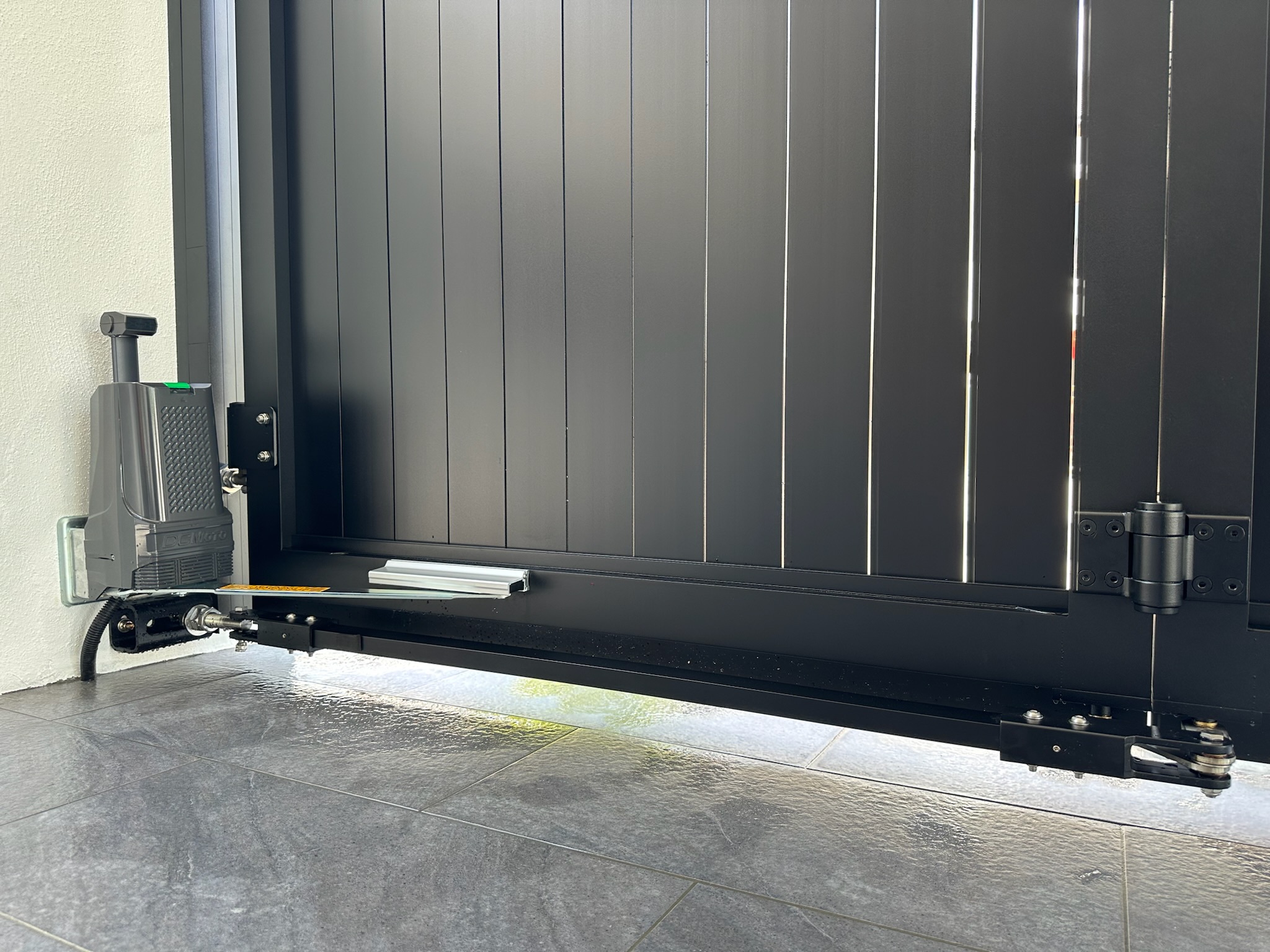 Auto Gate System Rienzo Malaysia